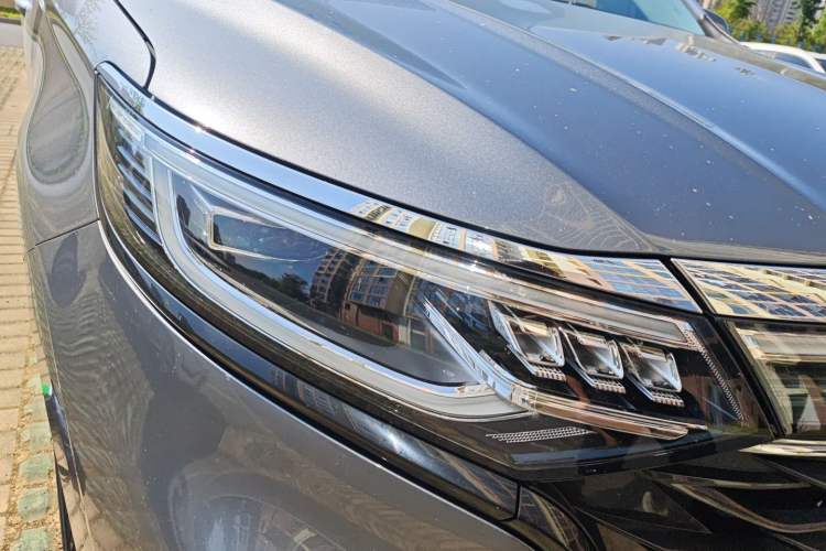 Used Roewe iMAX8 2022 400TGI Flagship Edition
