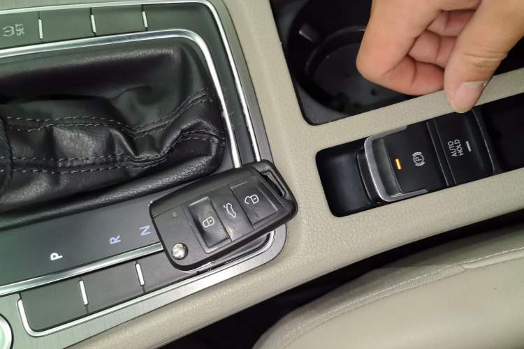 Used Volkswagen Golf 2014 1.4TSI Automatic Luxury Model