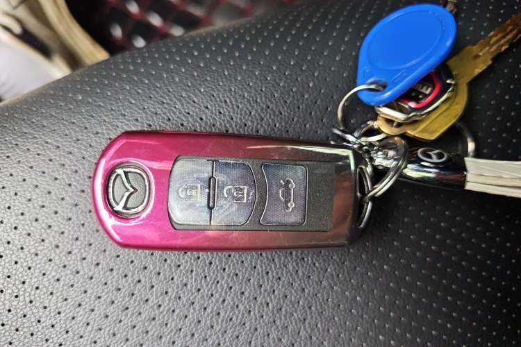 Used Mazda 3 Axela 2017 Sedan 1.5L Automatic Comfort Model Emission Standard China V Vehicle Key