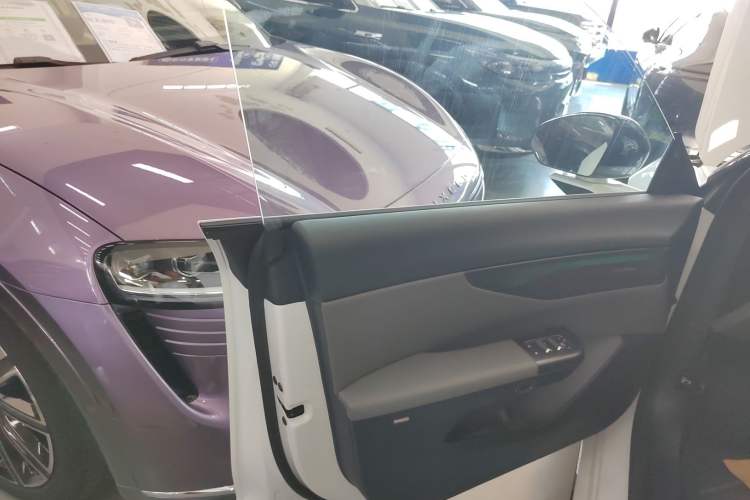 Used Lynk & Co 07 2024 EM-P 126 Long-Range Ultra