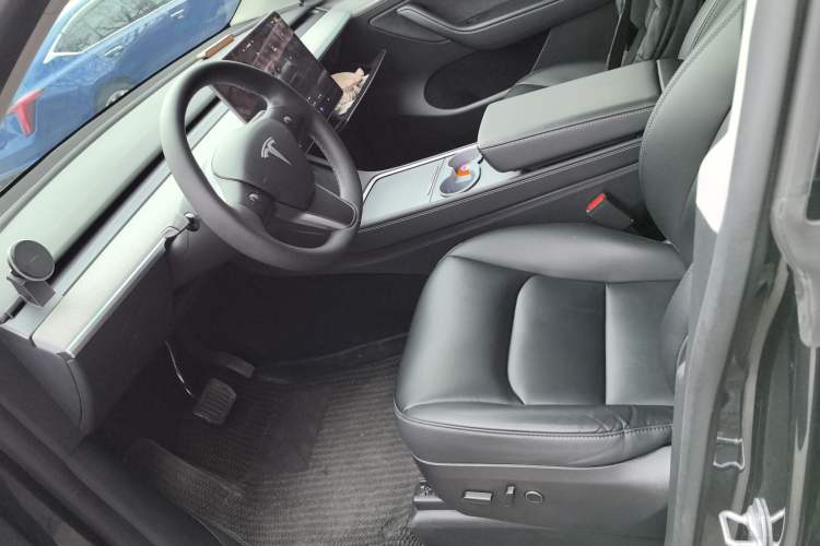 Used Tesla Model Y 2024 Rear-Wheel-Drive Version
