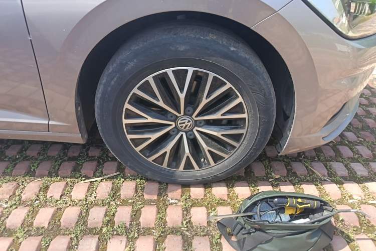 Used Volkswagen Sagitar 2020 280TSI DSG Comfort Version China VI Standard Right Front Wheel Hub