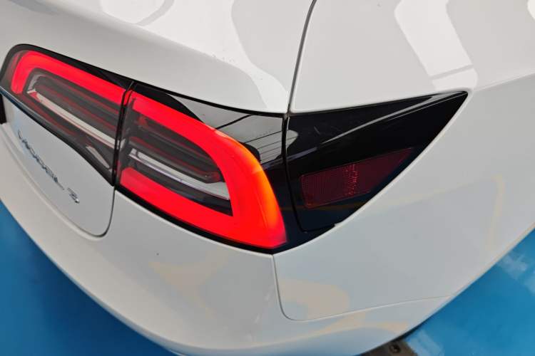 Used Tesla Model 3 2022 Rear-Wheel-Drive Version Right Rear Taillight