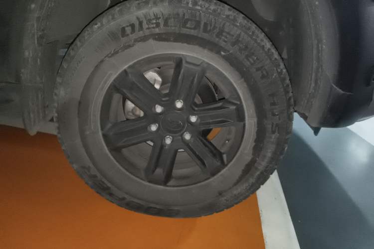 Used SAIC MAXUS T60 2017 2.0T Gasoline Automatic 4x4 High-Ride Elite Standard Cabin Right Front Wheel Hub