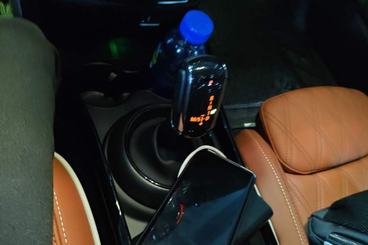 Used MINI Clubman 2023 Refresh 1.5T COOPER Connoisseur Gear Lever