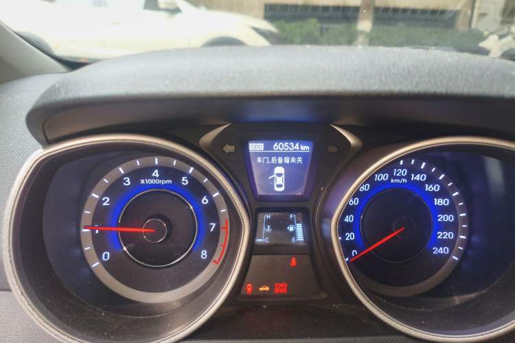 Used Hyundai Elantra (5th Generation / Langdong) 2015 1.6L Manual Leading Model Odometer Close Up