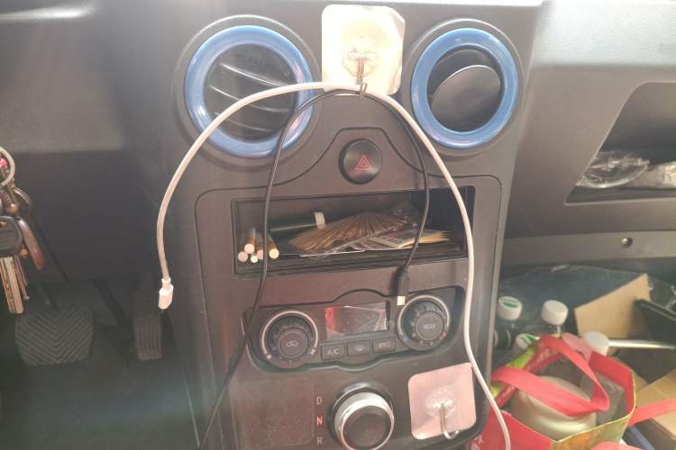 Used New Gonow Aoteng 2022 Pure Electric Van 41.93 kWh Hengtian Guoxuan Audio And AC Panel