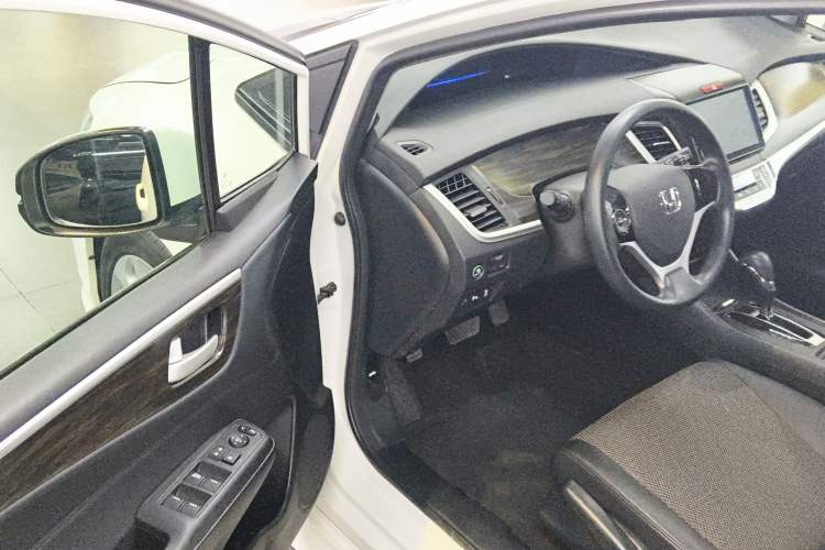 Used Honda Jade 2017 1.8L automatic Comfort version 5 seats