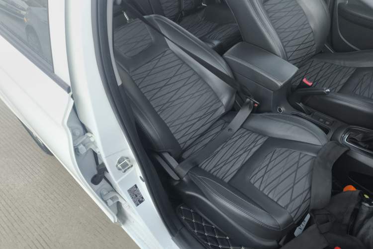 Used Cowin E3 2018 1.5L Automatic Luxury Version
