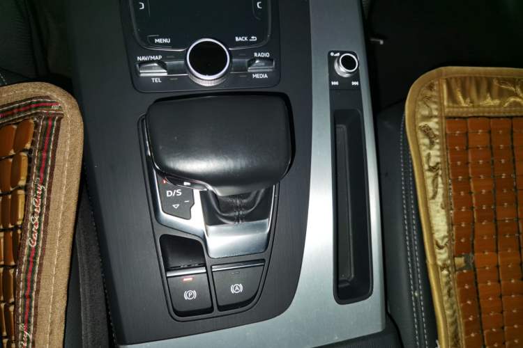 Used Audi Q5L 2020 40 TFSI Prestige Fashion Edition Gear Lever