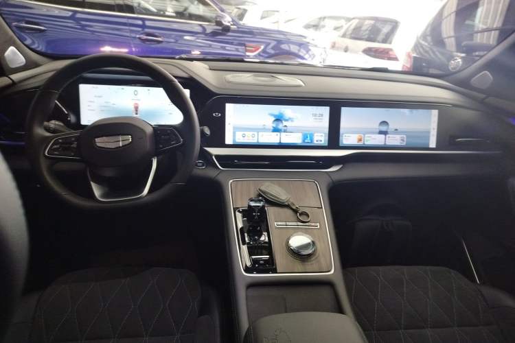 Used Geely Auto Monjaro L 2024 2.0TD High-Power Automatic Two-Wheel Drive Skyline Edition
