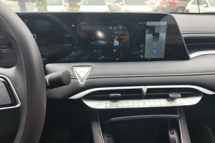 Used Venucia V 2021 260T Idol Edition Audio And AC Panel