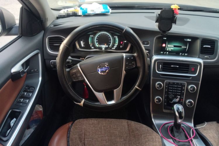 Used Volvo S60 2016 S60L T5 Intelligent Drive Edition Steering Wheel