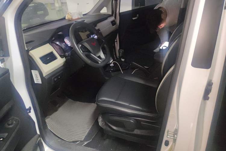 Used Wuling Zhengcheng 2021 1.5T Manual Luxury Version
