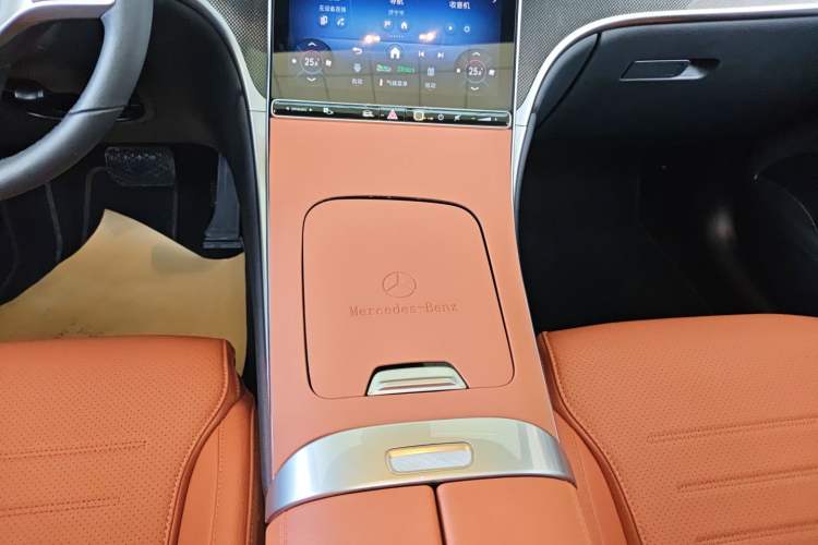 Used Mercedes-Benz GLC 2025 Refresh GLC 260 L 4MATIC Dynamic Edition Gear Lever