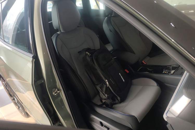 Used Volkswagen Tayron 2025 Tiguan L 380TSI 4Motion Luxury
