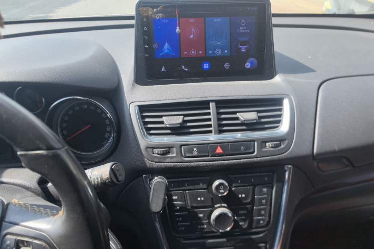 Used Buick Encore 2013 1.4T Automatic All-Wheel Drive Flagship Edition Audio And AC Panel