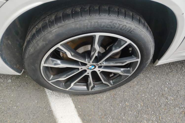 Used BMW X3 2022 Second Facelift xDrive30i Leading Edition M Night Sky Package Right Rear Wheel Hub