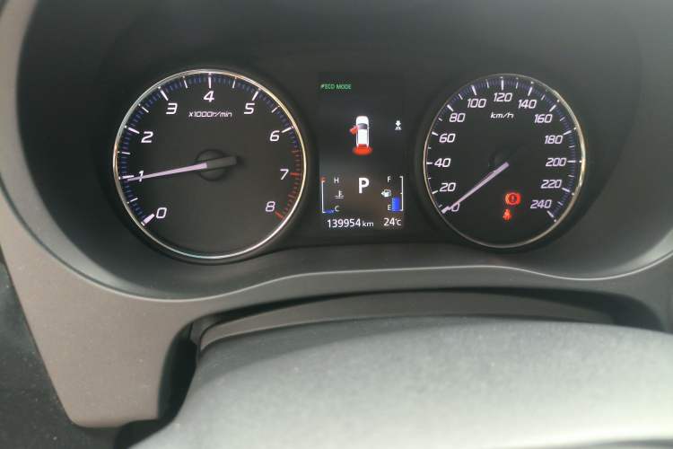 Used Mitsubishi Outlander 2019 2.0L Two-Wheel Drive Comfort Edition 5 Seats China V Standard Odometer Close Up