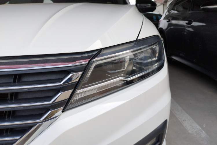 Used Volkswagen Lavida 2021 1.5L Automatic Comfort Edition Left Front Headlight