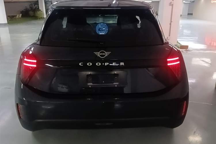 Used MINI Electric COOPER 2024 456km COOPER E Classic Edition
