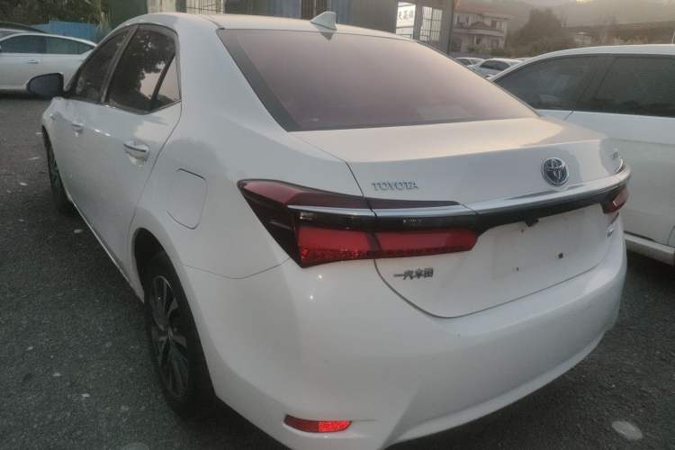 Used Toyota Corolla 2016 Dual-Engine 1.8L E-CVT Leading Edition