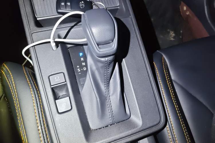 Used Toyota Corolla Cross 2026 Model 2.0L Smart Electric Hybrid Dual-Engine Pioneer Edition