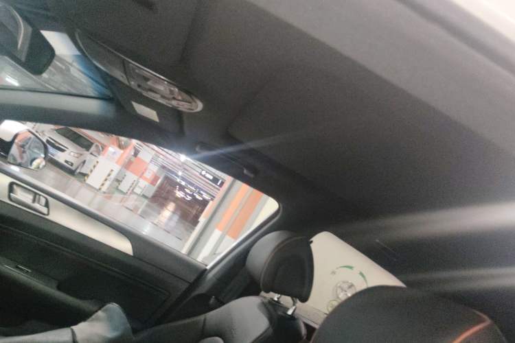 Used Hyundai Sonata 2015 1.6T DLX Prestige Model Headliner