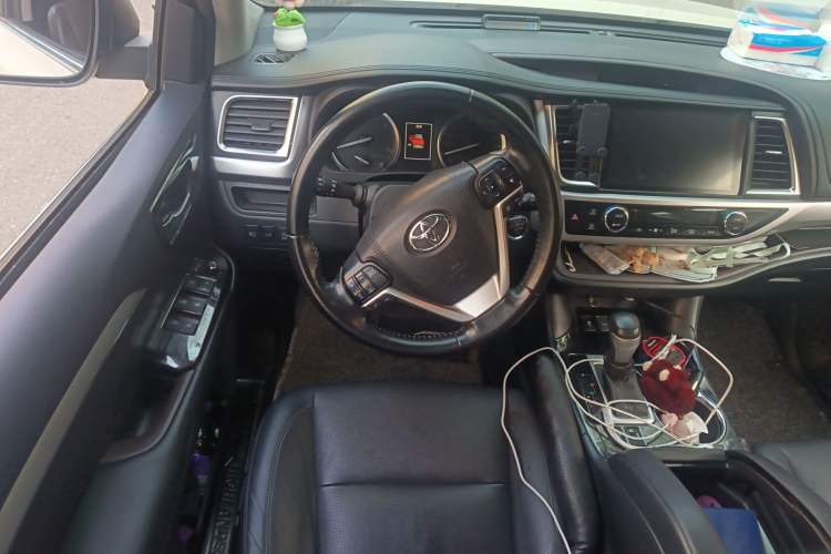 Used Toyota Highlander 2018 2.0T Four-Wheel Drive Prestige Version 7 Seats China VI Standard