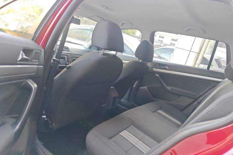 Used Volkswagen Gran Lavida 2015 1.6L Automatic Fashion Edition