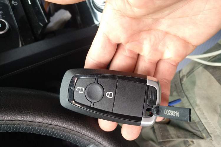 Used Ford Escape 2020 EcoBoost 245 Two-Wheel-Drive Titanium Edition
