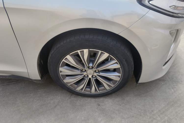 Used Hongqi E-QM5 2022 431 km Charge & Enjoy Edition