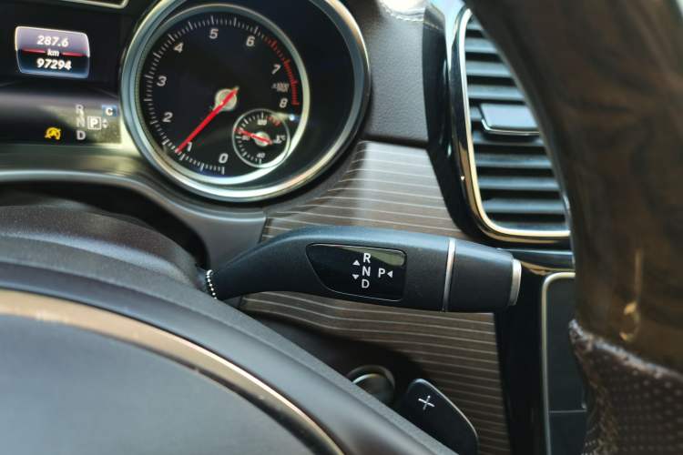 Used Mercedes-Benz GLE 2018 GLE 400 4MATIC Exclusive Edition Gear Lever