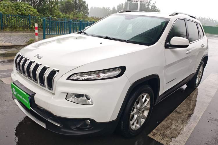 Used Jeep Cherokee 2017 2.0L Superior Edition