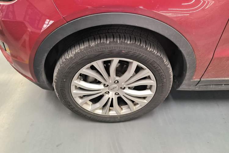 Used Land X7 2015 2.0T Panoramic Prestige Edition
