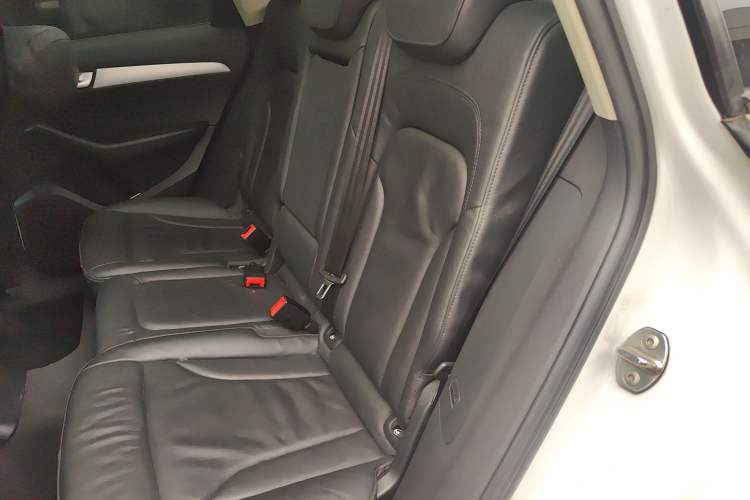 Used Audi Q5 2011 2.0TFSI Ambition Edition Left Rear Seat