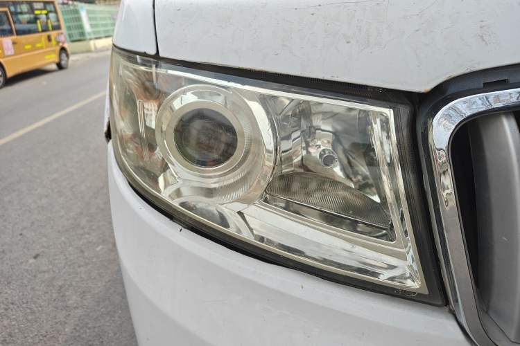 Used Jinbei Hiace X30 2013 1.3L Comfort Model Right Front Headlight