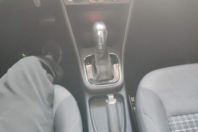 Used Volkswagen Polo 2016 1.6L Automatic Comfort Model