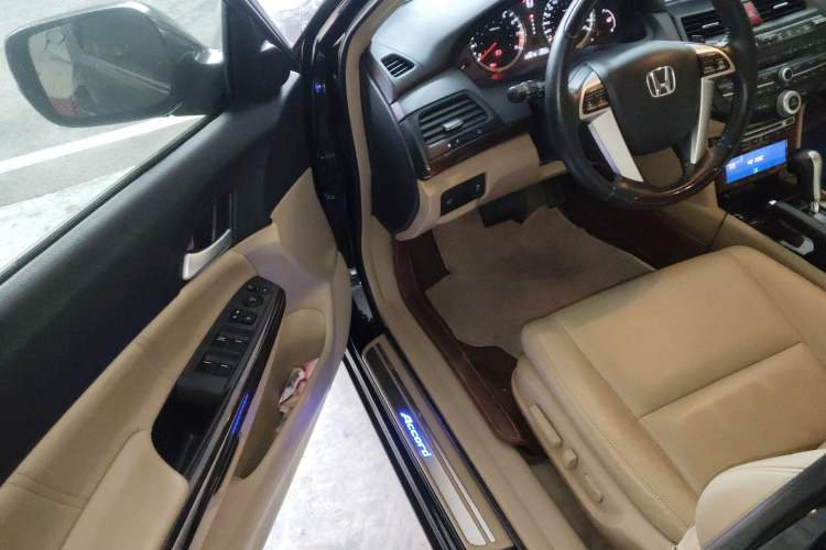 Used Honda Accord 2013 2.4L SE
