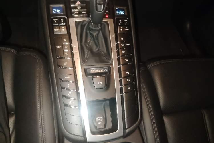 Used Porsche Macan 2021 Macan 2.0T
