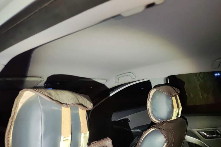 Used Zotye Z300 2014 New Vision 1.5L Manual Luxury Model
