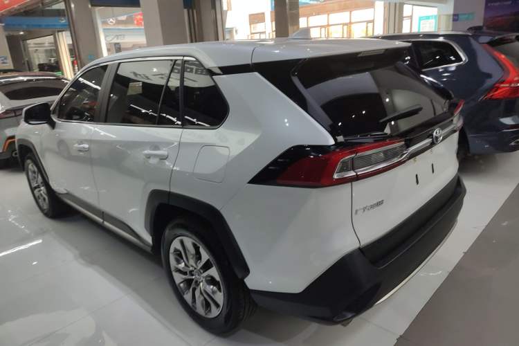 Used Toyota Wildlander 2022 2.0L CVT Two-Wheel Drive Luxury PLUS Edition
