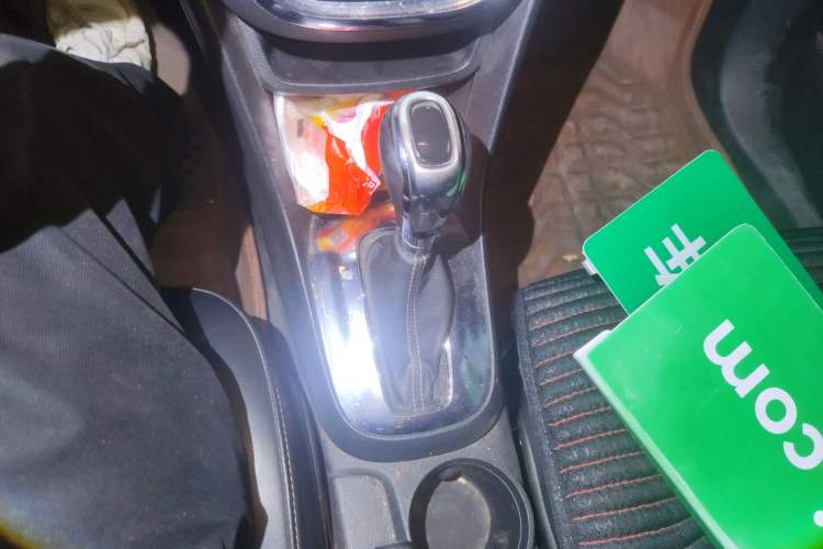 Used Buick Encore 2013 1.4T Automatic All-Wheel Drive Flagship Edition Gear Lever