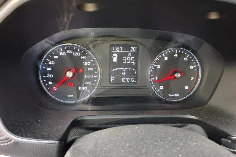 Used Roewe RX5 2016 20T Two-Wheel Drive Automatic Internet Smart Edition Odometer Close Up