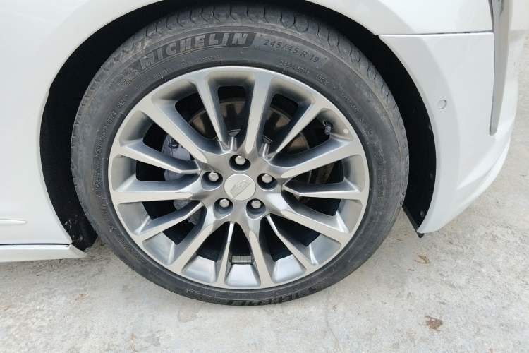 Used Cadillac CT6 2019 28T Leading Sport Model Right Front Wheel Hub