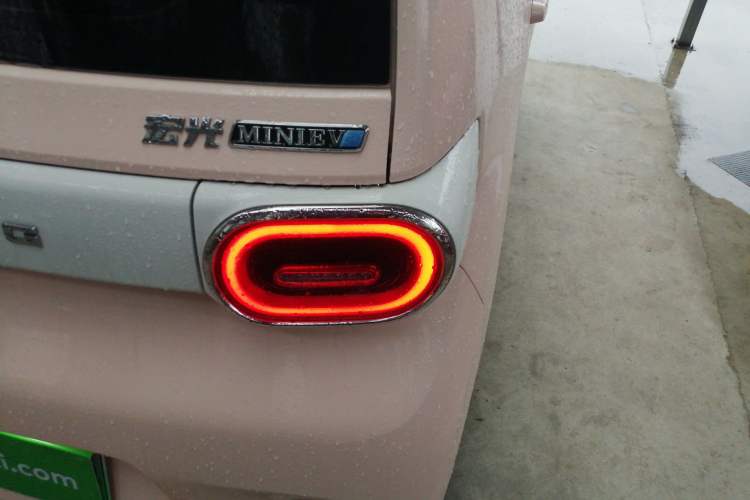 Used Wuling Hongguang MINIEV 2024 3rd Generation 215km Advanced Version
