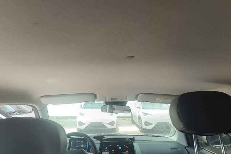 Used CHANGAN NEVO Lumin 2023 301km Honey Dew Edition