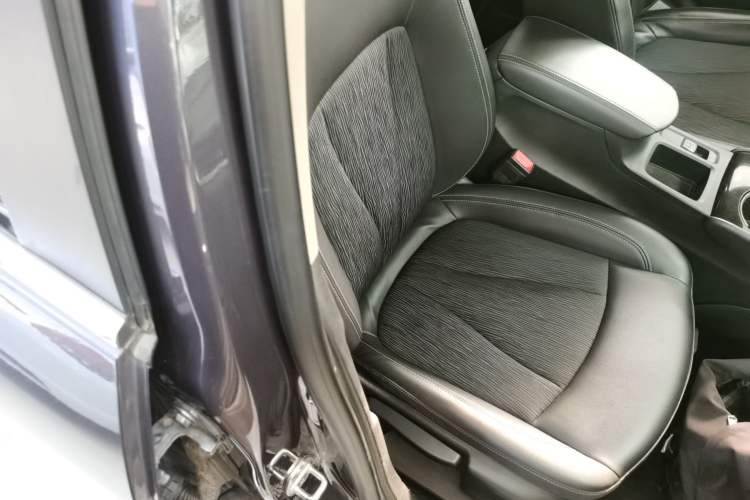 Used Buick Verano 2015 Sedan 20T Dual-Clutch Leading Model Right Front Seat