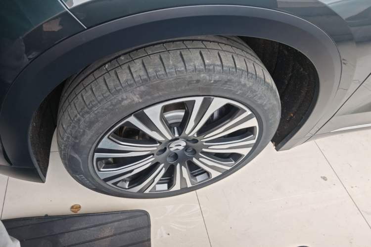 Used Nio ES8 2023 75 kWh Executive Edition Exterior 4