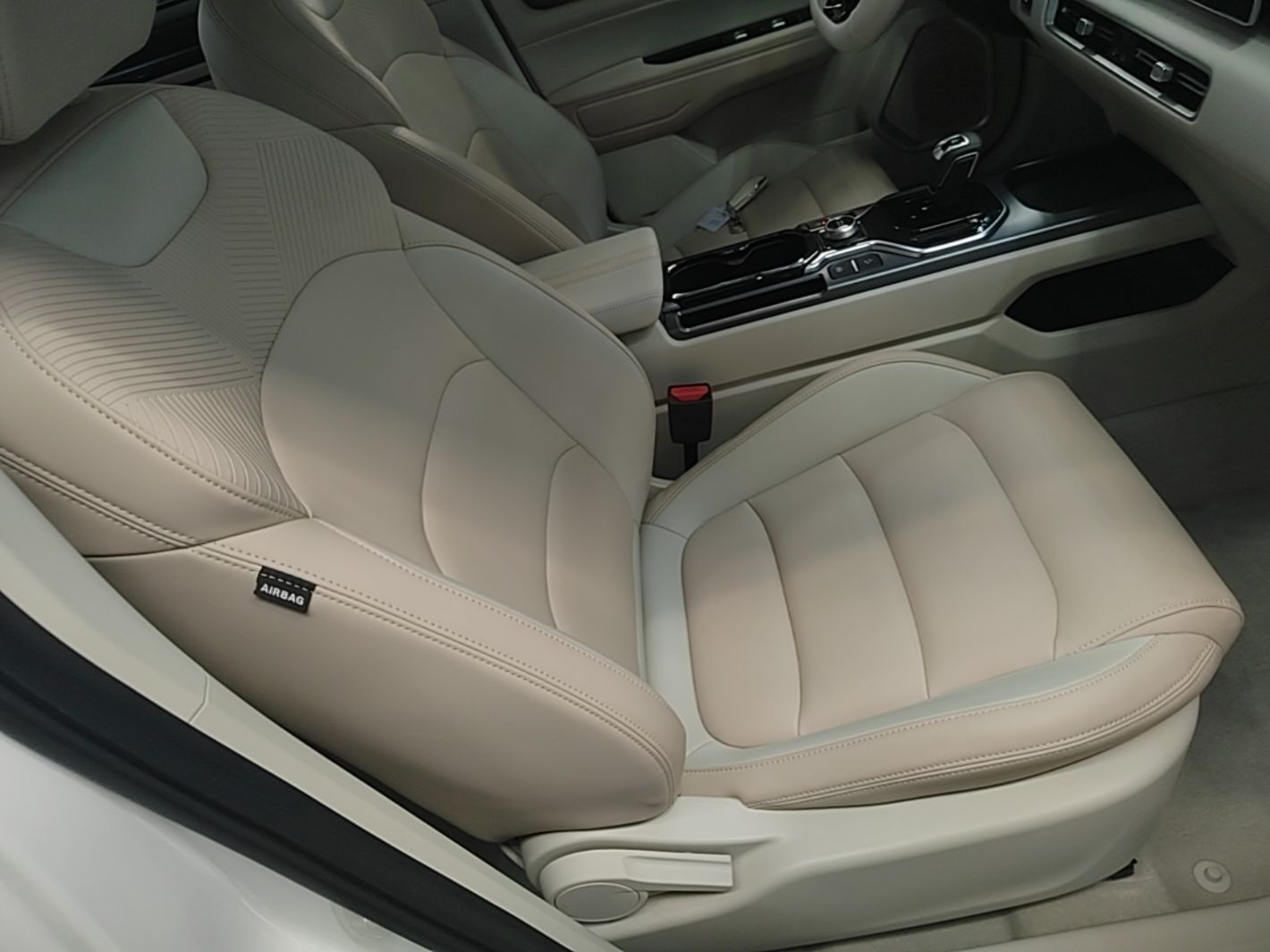 Geely Auto icon 2023 1.5TD Chocolate Smoothie Edition — снимка 19